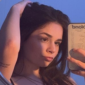 Meet your Posher, Abi